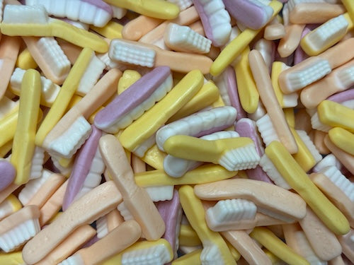Giant Teeth & Tootbrushes (7 Pieces)