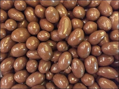 Milk Chocolate Brazils (100grams)